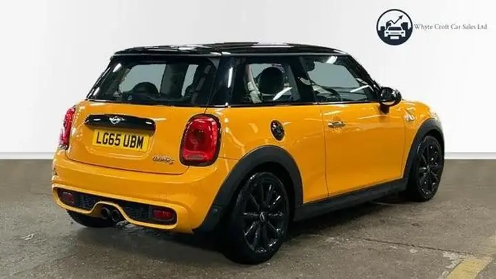 Mini Hatch 2015 photo 4