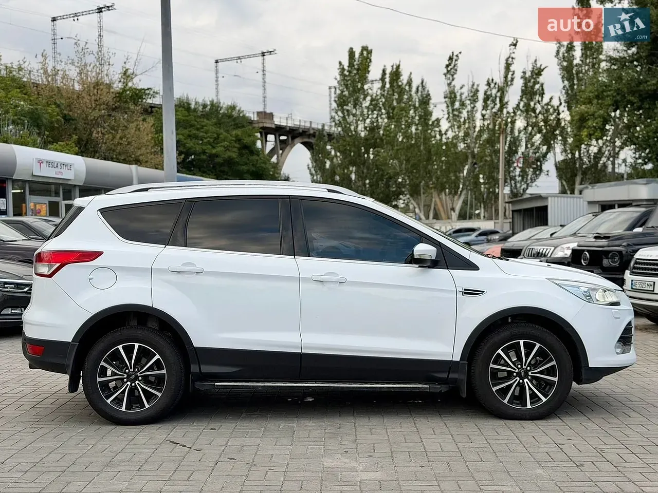 Ford Kuga 2015 photo 2