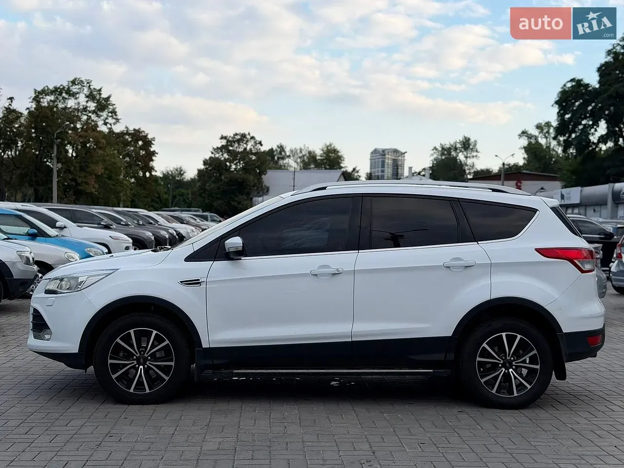 Ford Kuga 2015 photo 3