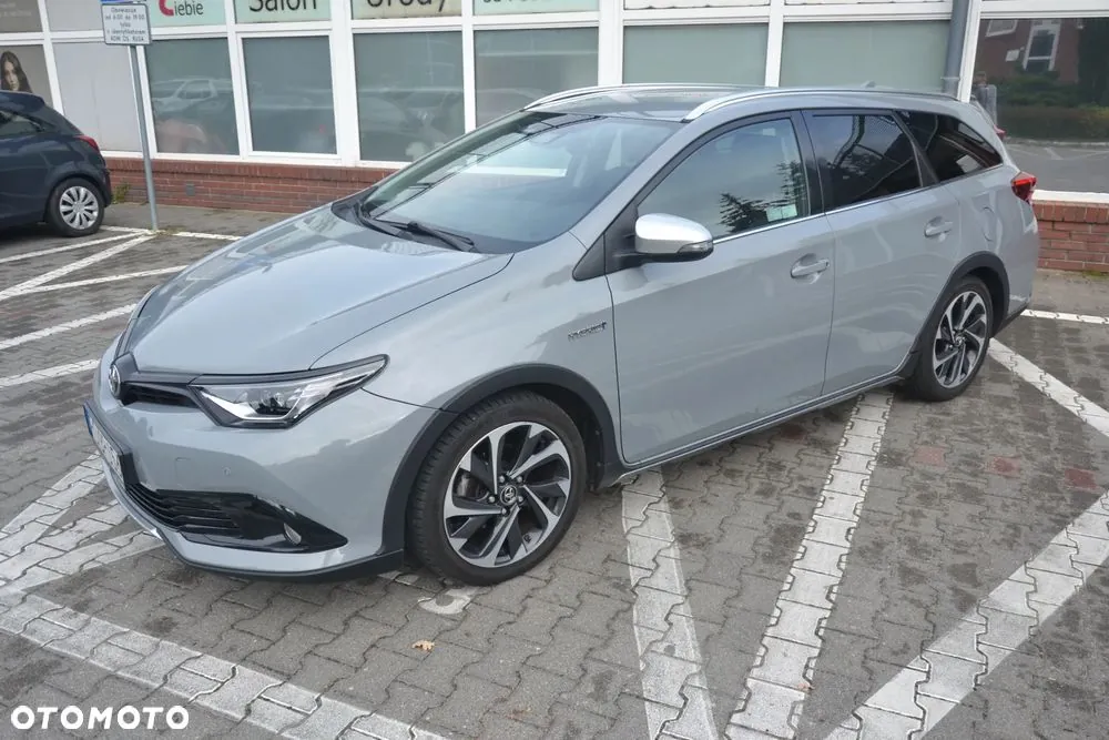 Toyota Auris 2018 photo 2