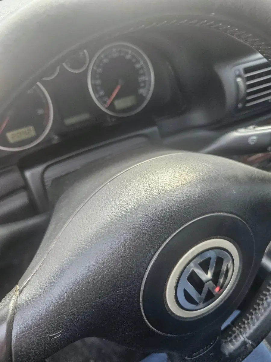 Volkswagen Passat 2002 photo 3