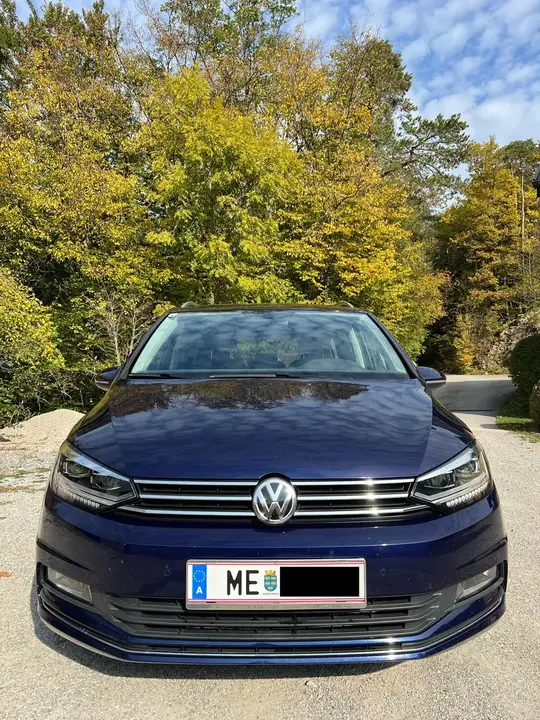 Volkswagen Touran 2017 photo 2