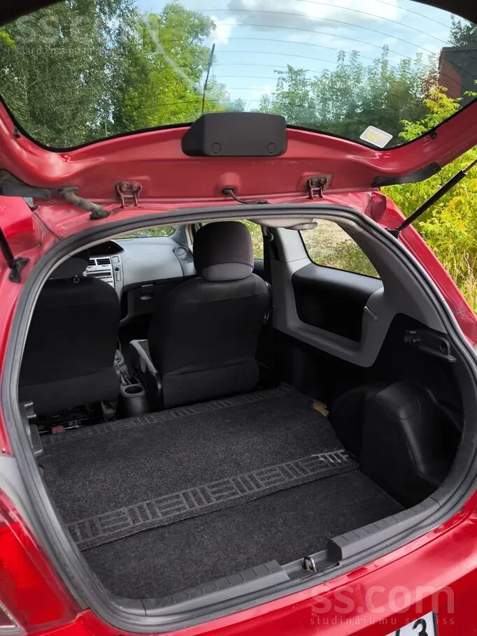 Toyota Yaris 2010 photo 4