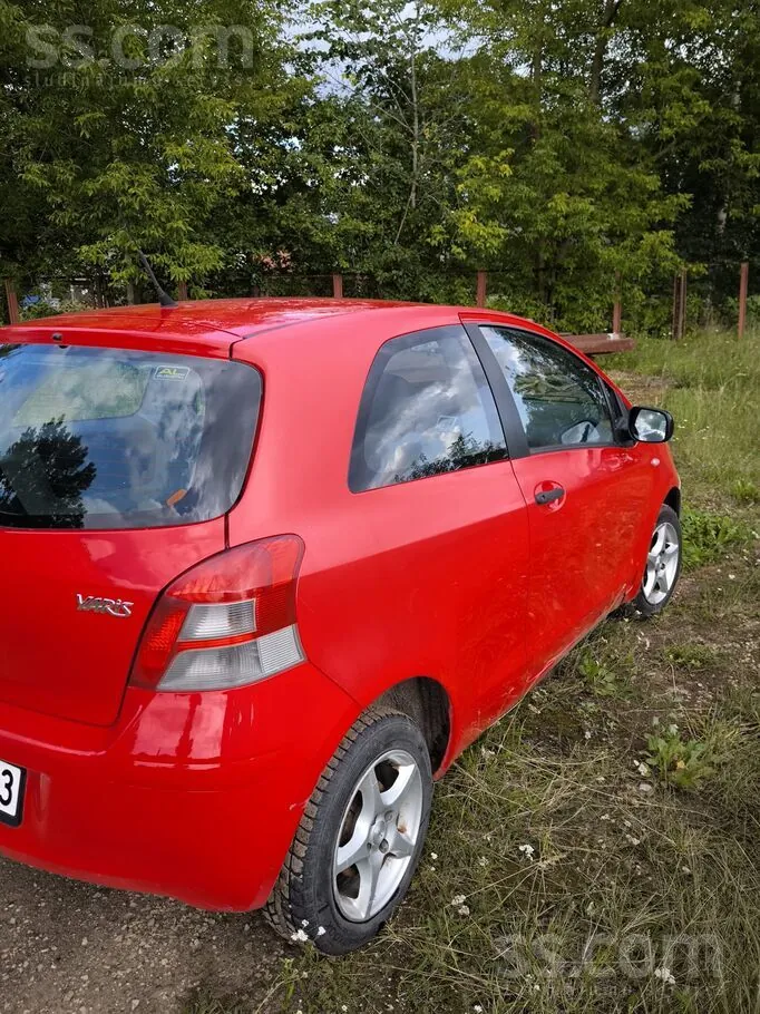 Toyota Yaris 2010 photo 3