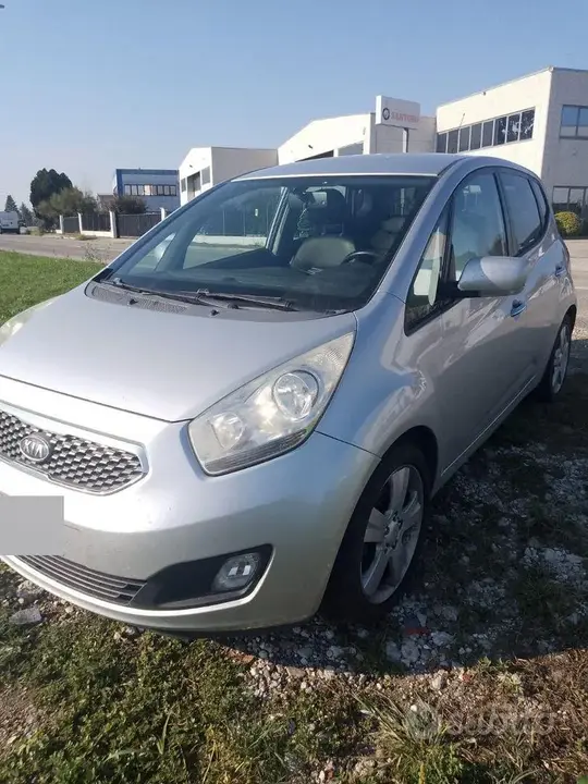 Kia Venga 2010 photo 2
