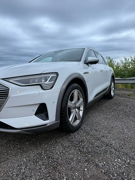 Audi E-Tron 2021 photo 2
