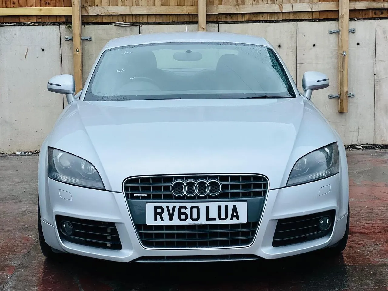 Audi Tt 2011 photo 2