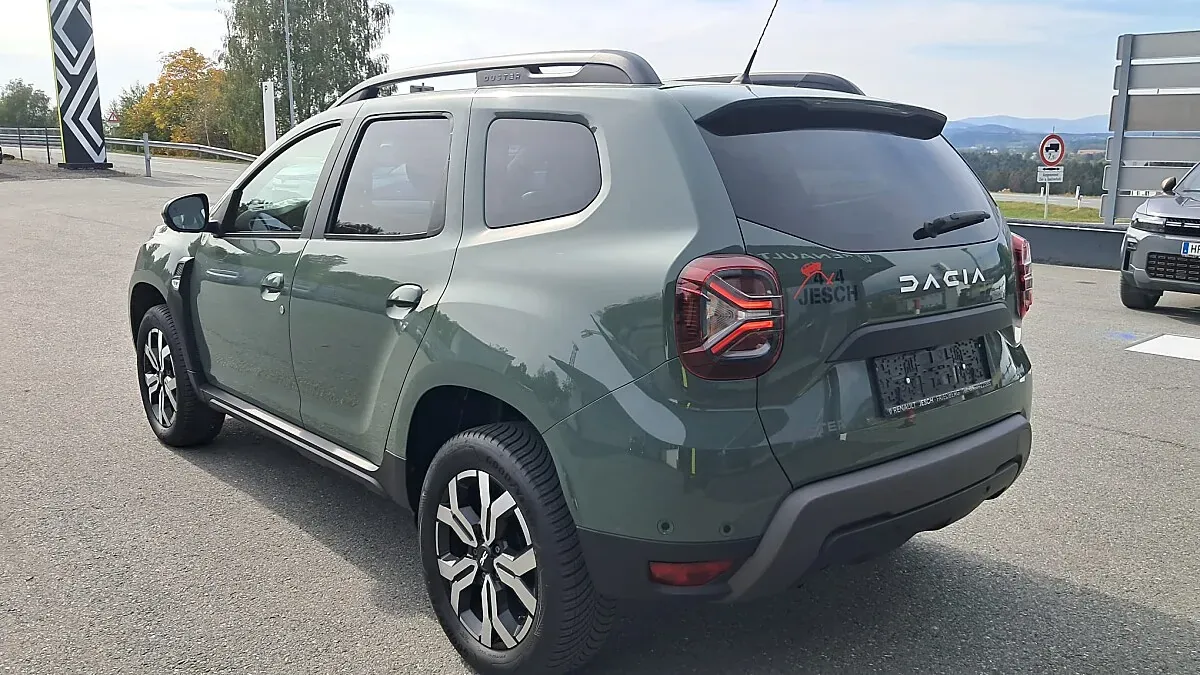 Dacia Duster 2023 photo 3