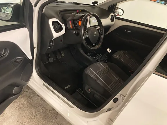 Peugeot 108 2017 photo 5