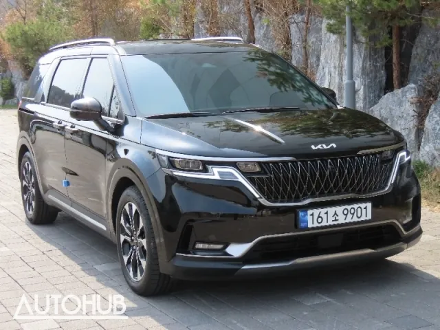 Kia Carnival 2023 photo 2