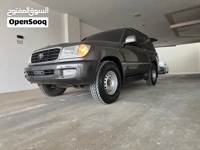 Toyota Land Cruiser 2002 photo 2