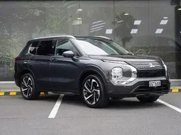 Mitsubishi Outlander 2024 photo 2