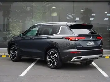 Mitsubishi Outlander 2024 photo 3