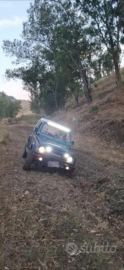 Suzuki Samurai 1989 photo 2
