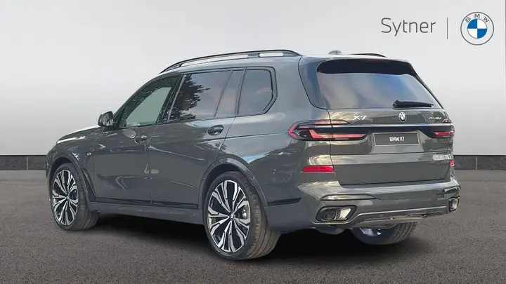 BMW X7 2026 photo 2