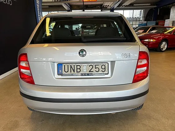 Skoda Fabia 2004 photo 4