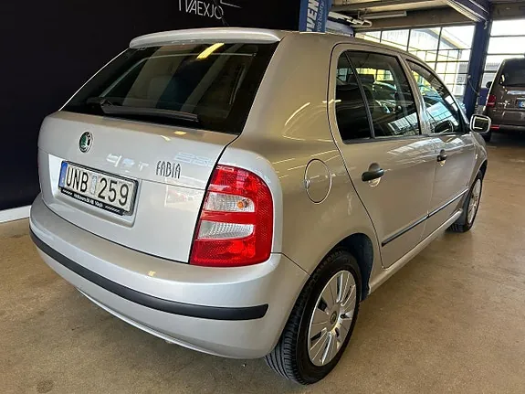 Skoda Fabia 2004 photo 3