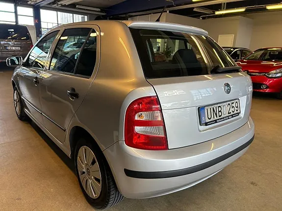 Skoda Fabia 2004 photo 5