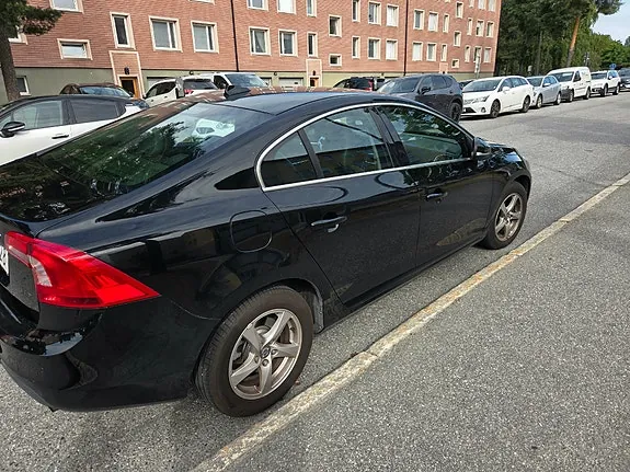 Volvo S60 2011 photo 4