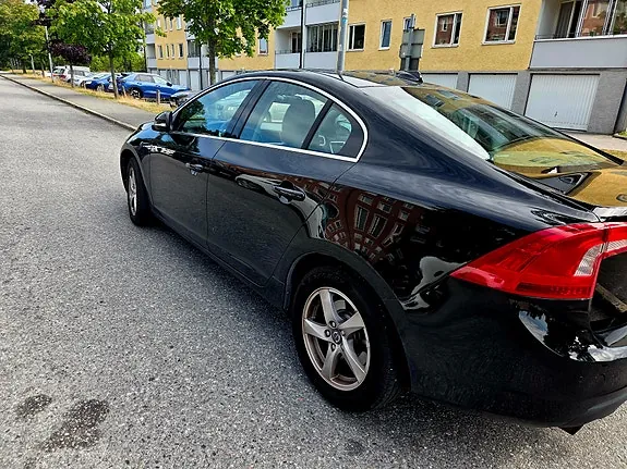Volvo S60 2011 photo 3