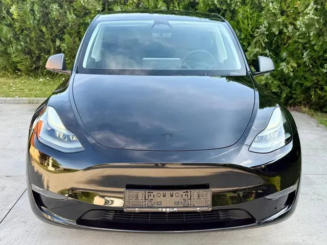 Tesla Model Y 2023 photo 4
