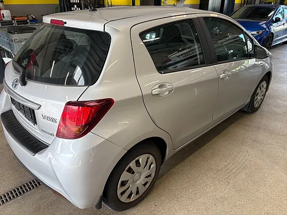 Toyota Yaris 2015 photo 5