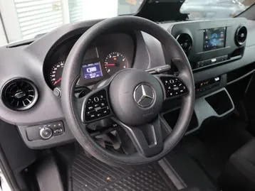 Mercedes-Benz Sprinter 2024 photo 3