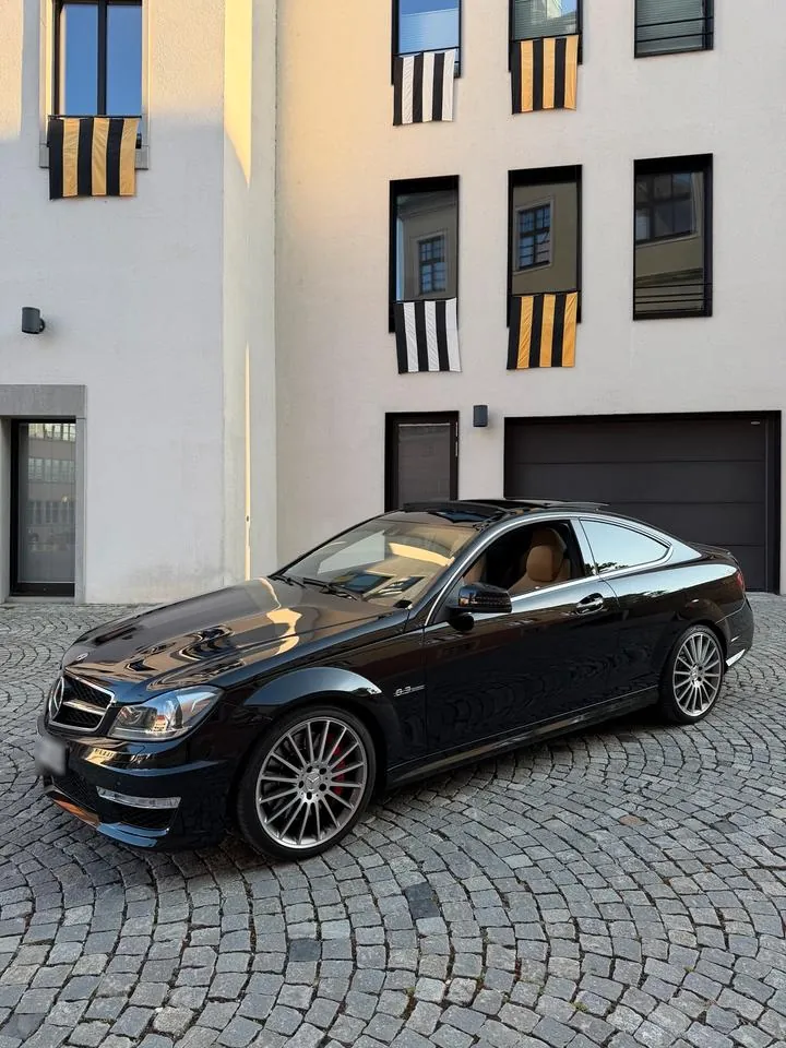 Mercedes-Benz C63 Amg