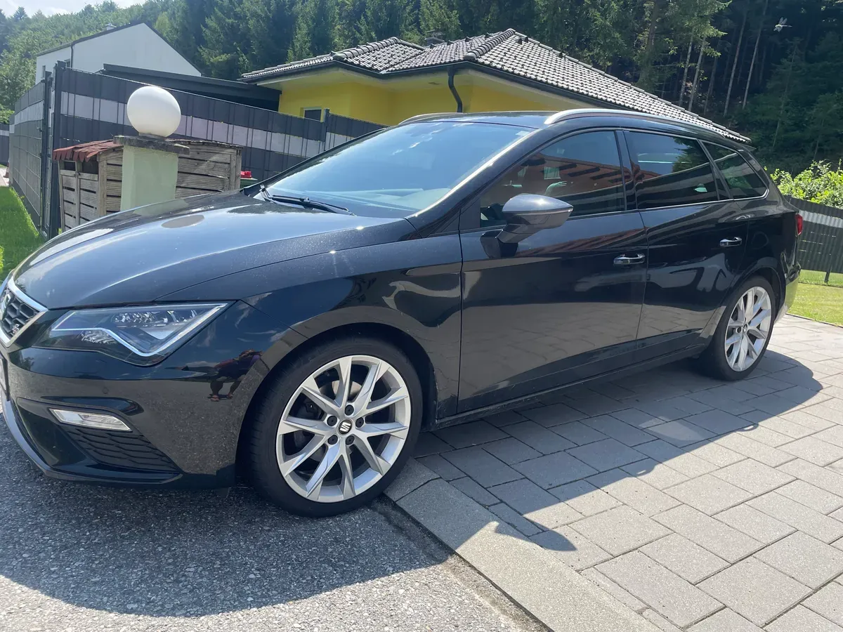 Seat Leon 2019 photo 2