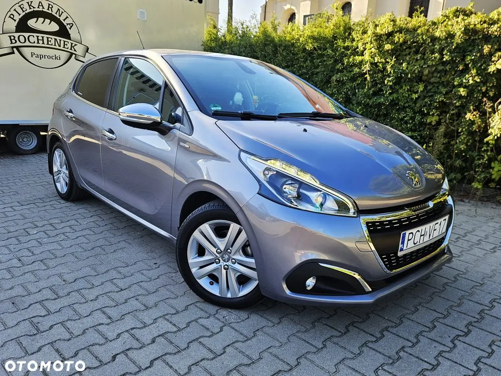 Peugeot 208 2019 photo 3