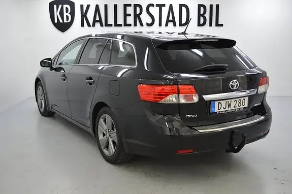 Toyota Avensis 2014 photo 5