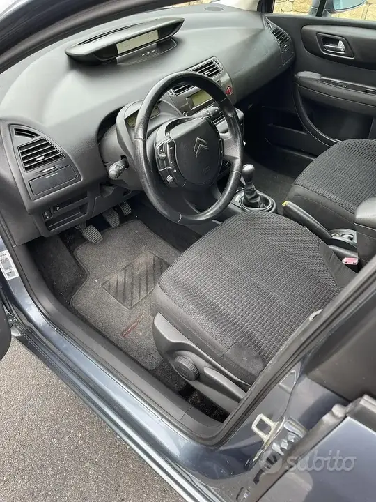 Citroen C4 2005 photo 2