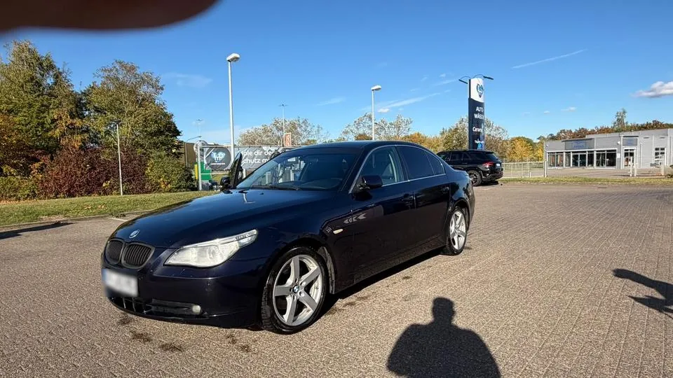 BMW 520I
