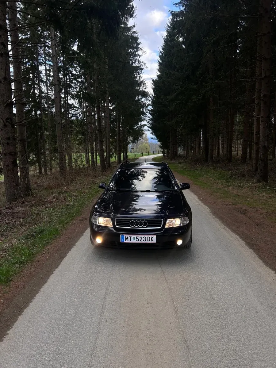 Audi A4 1999 photo 2