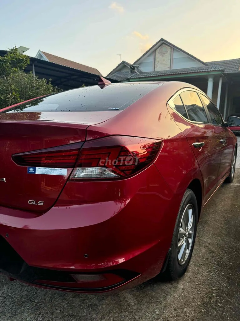 Hyundai Elantra 2019 photo 2