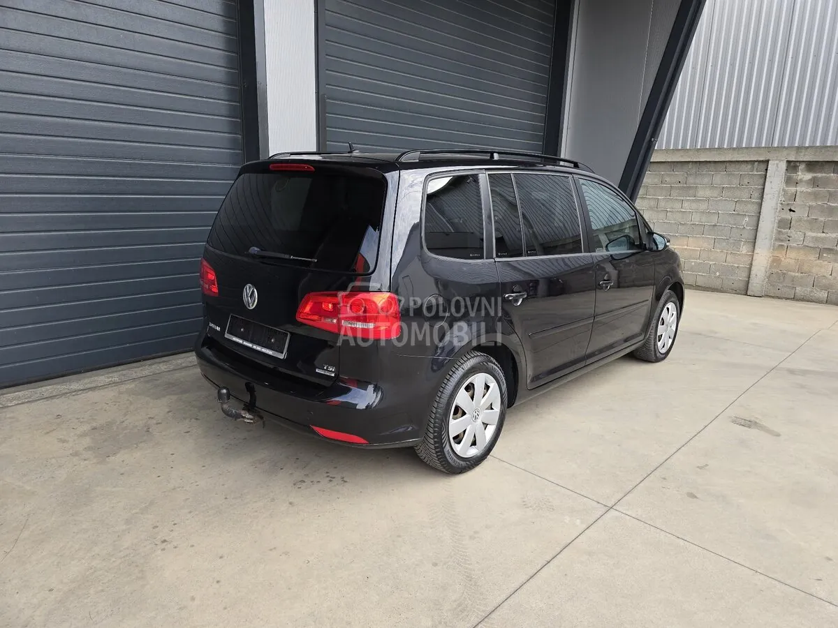 Volkswagen Touran 2012 photo 5