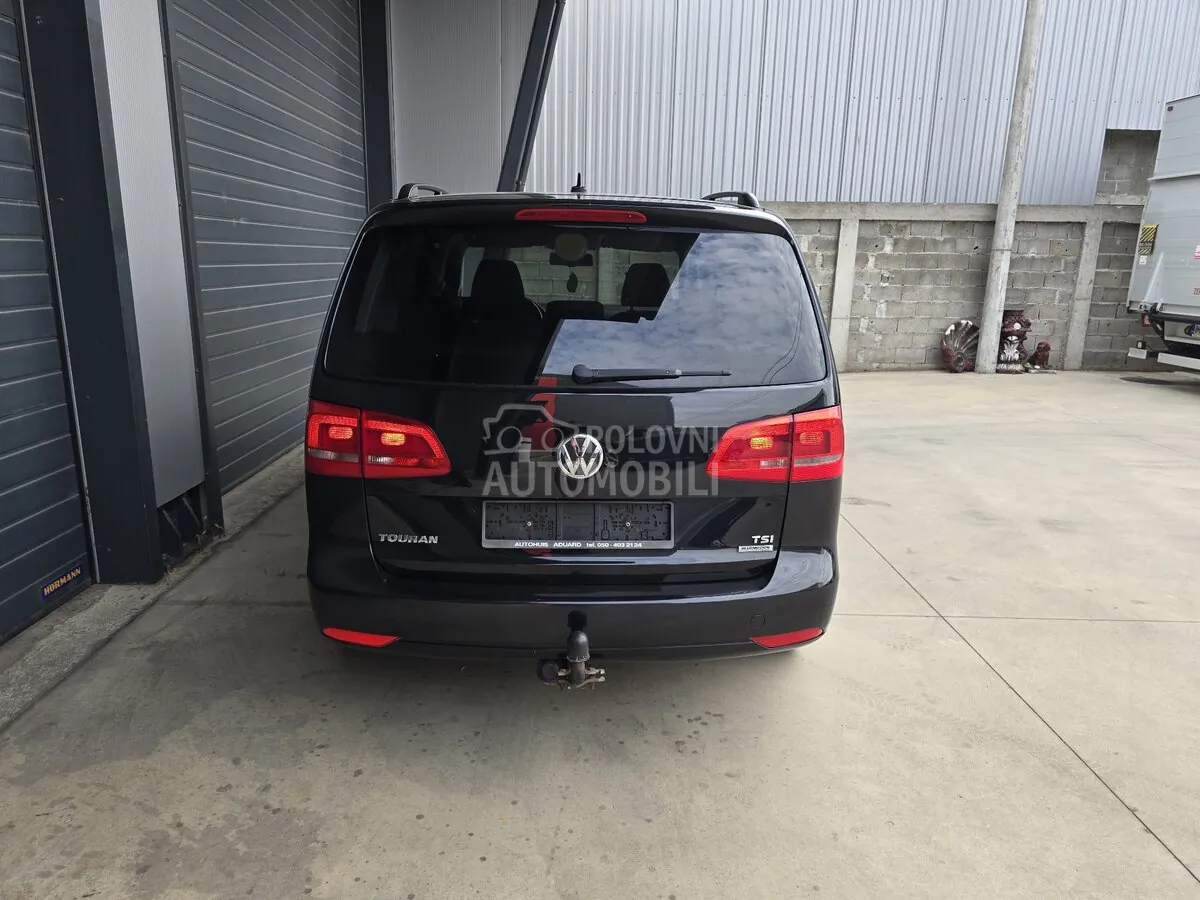 Volkswagen Touran 2012 photo 4