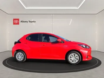 Toyota Yaris 2023 photo 3