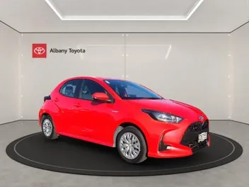 Toyota Yaris 2023 photo 2