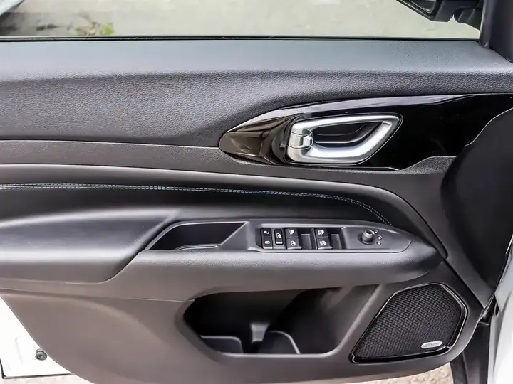 Jeep Compass 2025 photo 5