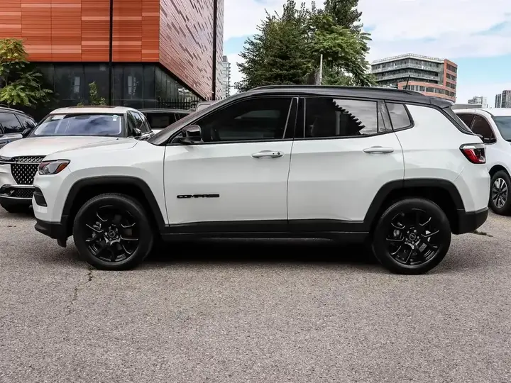 Jeep Compass 2025 photo 4