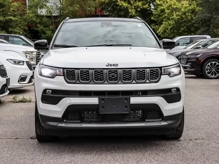 Jeep Compass 2025 photo 2