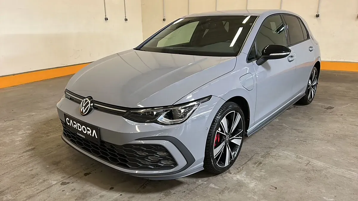 Volkswagen Golf 2022 photo 2