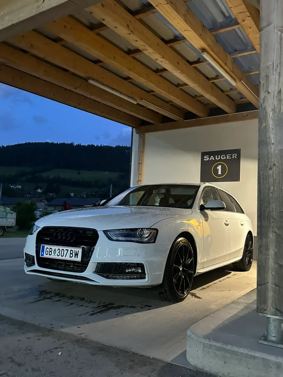Audi A4 2014 photo 2