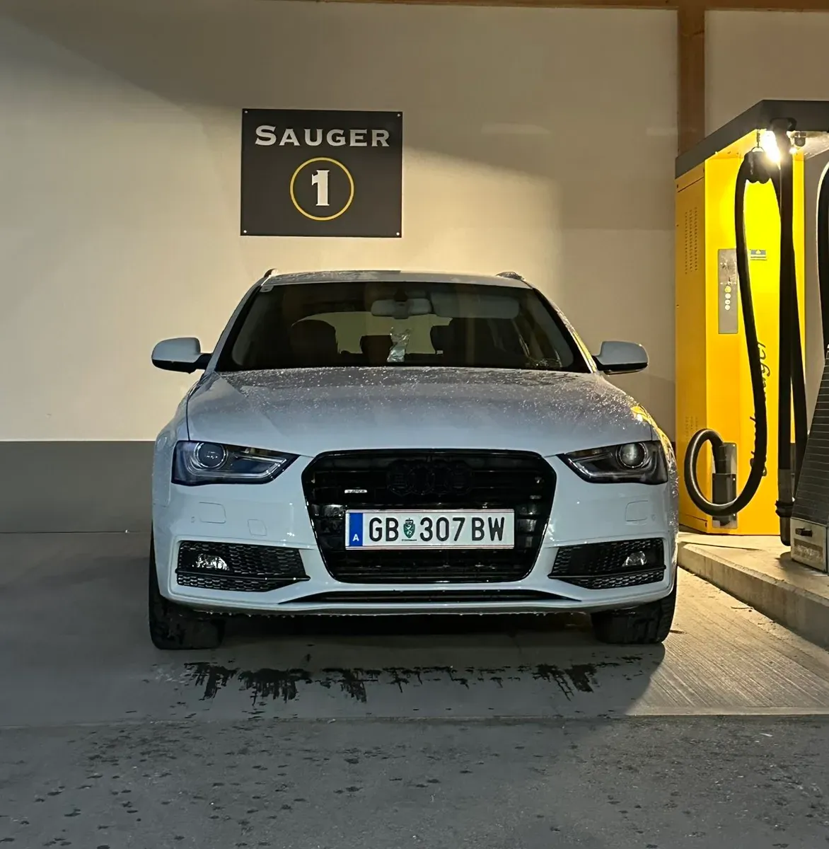 Audi A4 2014 photo 3