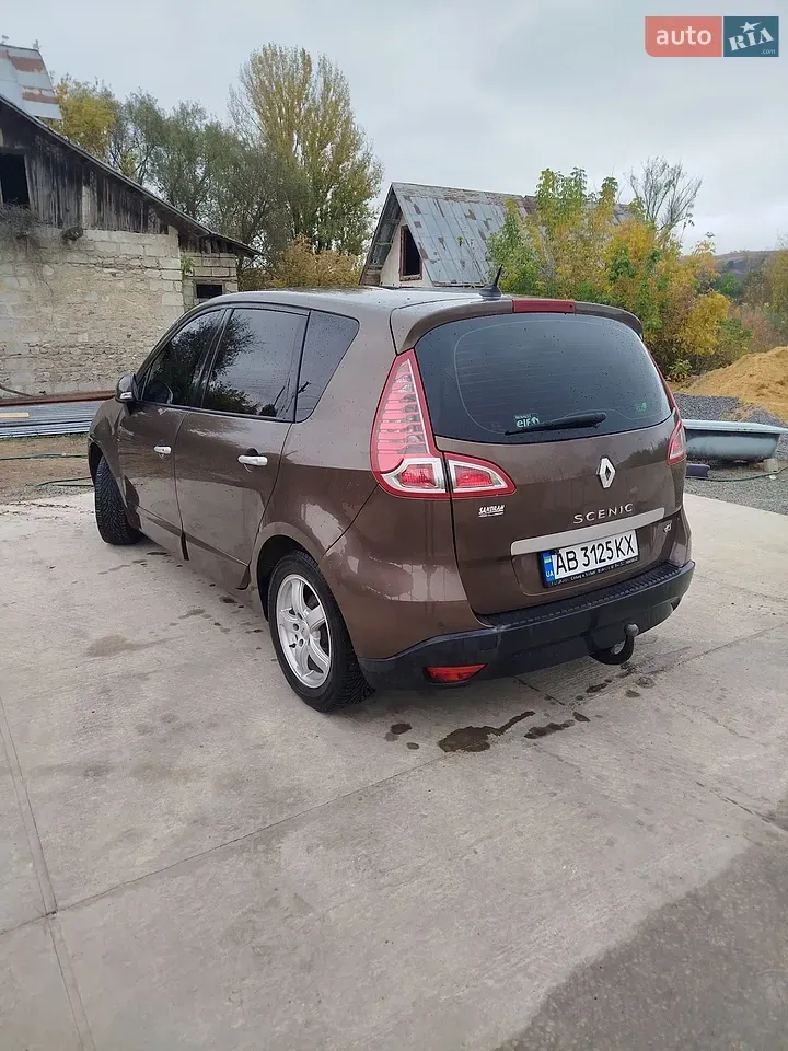 Renault Scenic 2011 photo 4