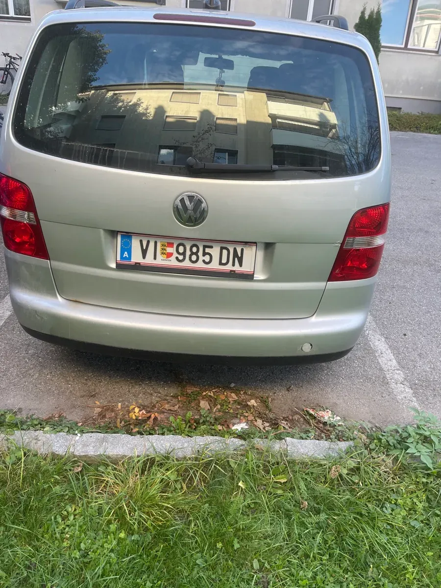 Volkswagen Touran 2006 photo 2