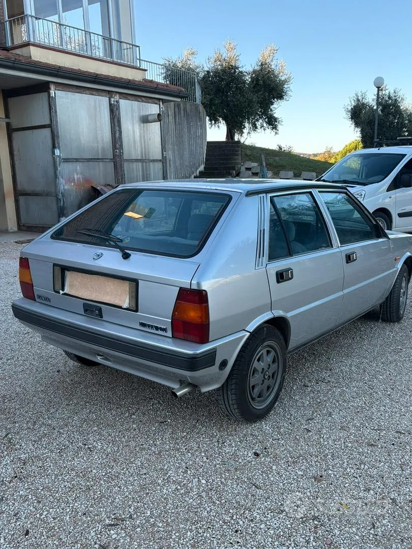 Lancia Delta 1970 photo 2