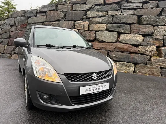 Suzuki Swift 2012 photo 3