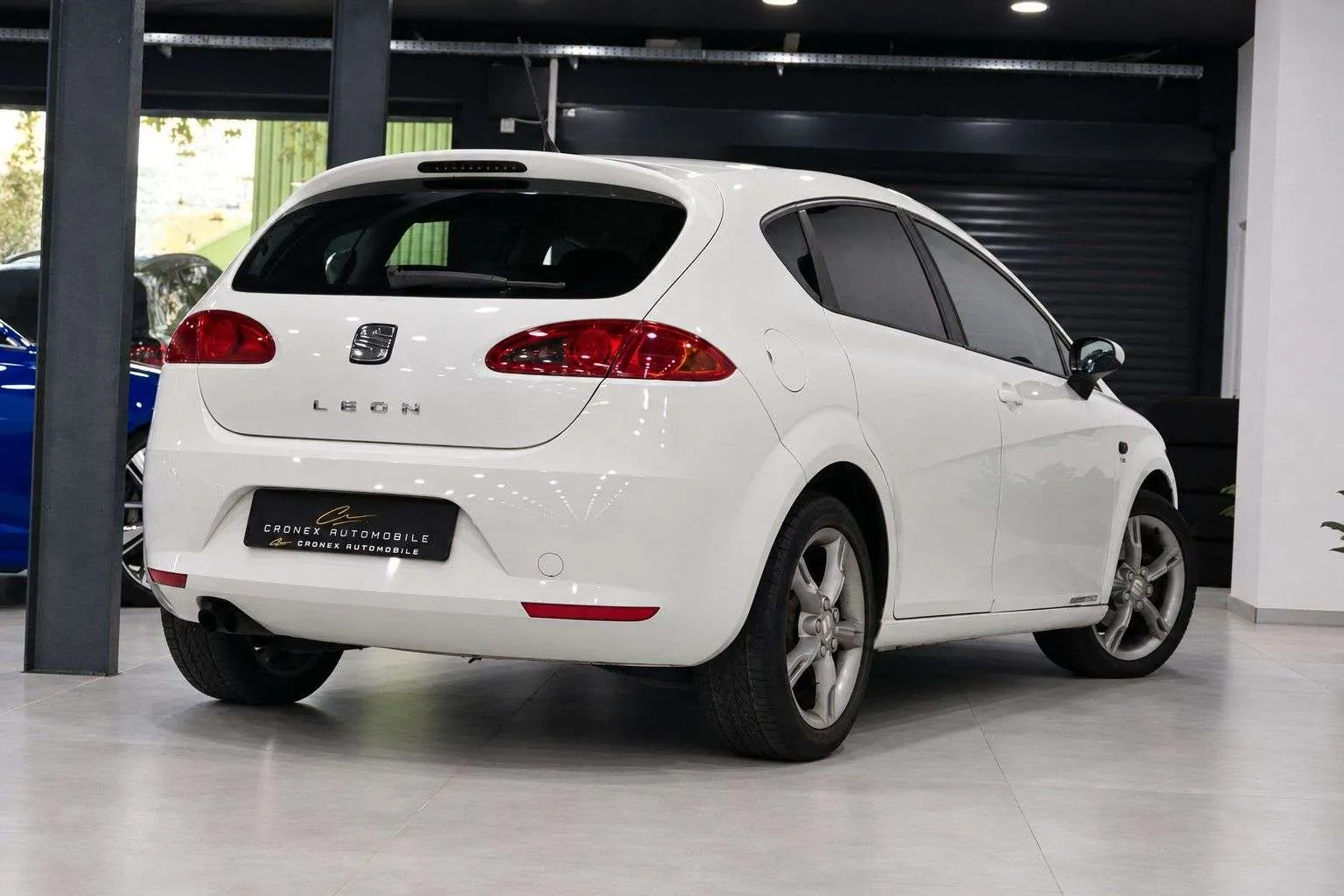 Seat Leon 2009 photo 2